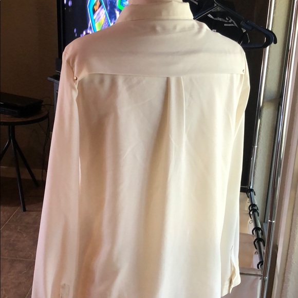 Buttoned down blouse - Picture 5 of 6